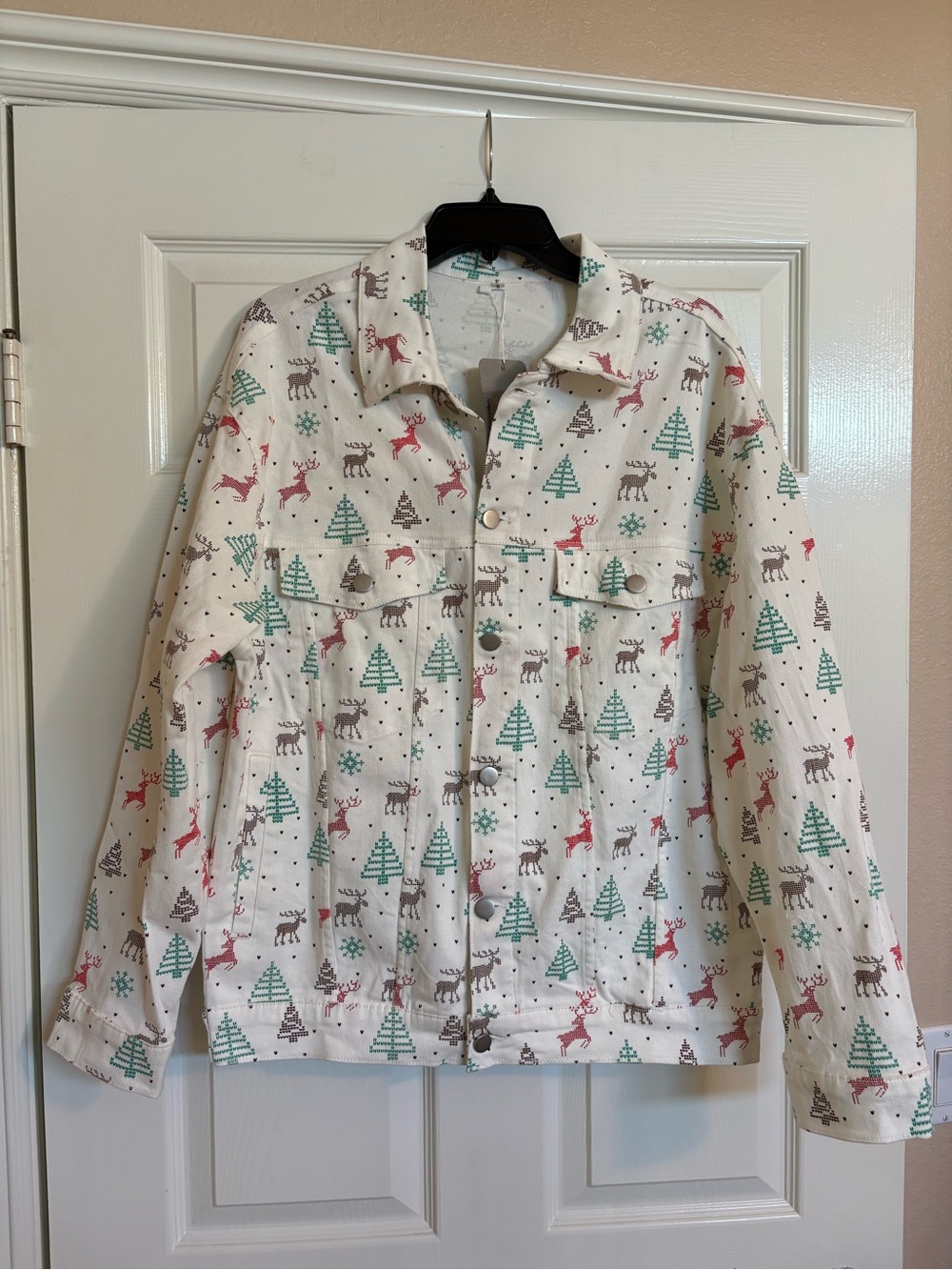 Christmas Winter Light Denim Jacket. Oversized Sz Small PTP 23 NWT